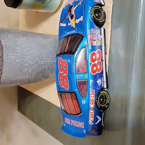 Dale Jarrett Nascar #88 Air Force 1:24 Scale Stock Car 2000 - Picture 1 of 7